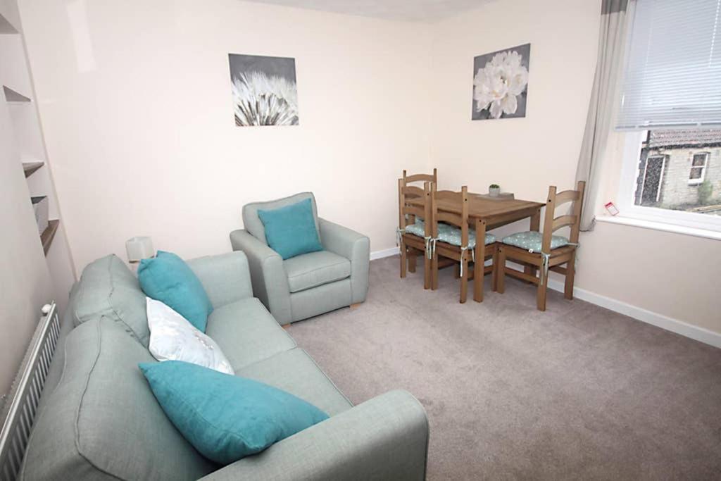No 28b St Benedict Apartment Glastonbury